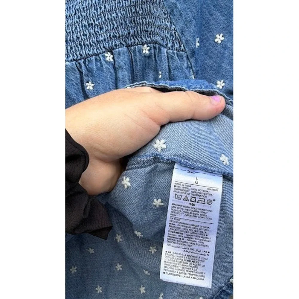 Boho Old Navy Blouse Womens L Blue Star Embroidered Smocked Puff Sleeve Chambray